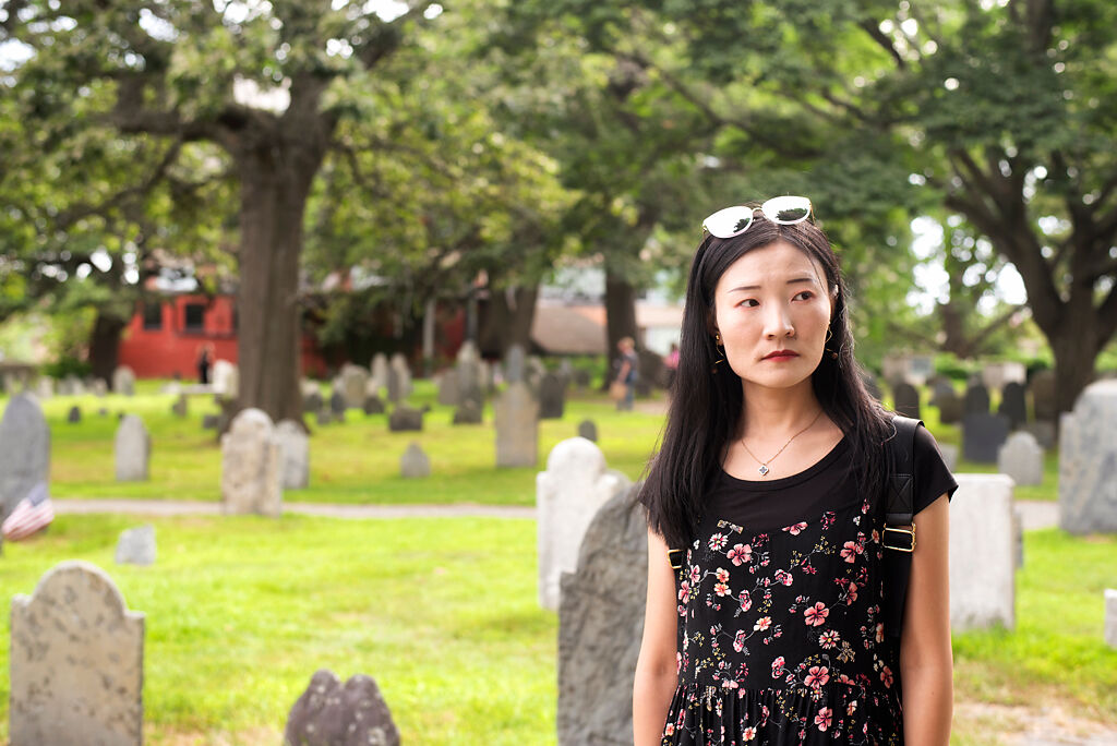 大陸一名女大生畢業後入職陵園擔任守墓人，她近日曝光平時的工作環境，在網路上引發討論。(示意圖/達志影像)