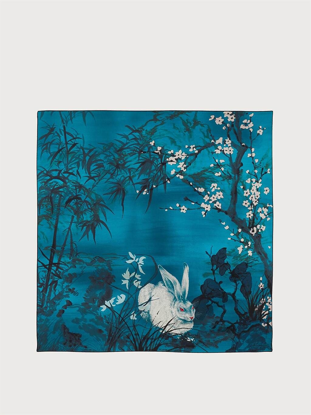 FERRAGAMO  兔子印花藍色真絲方巾，1萬6500元。（FERRAGAMO 提供）
