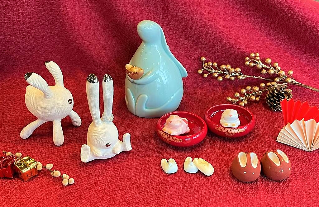 陶博館結合鶯歌燒及在地特色廠商展售多項兔年陶瓷新品，推薦大家挑選最具實用性與心意的新春送禮。（蔡雯如攝）