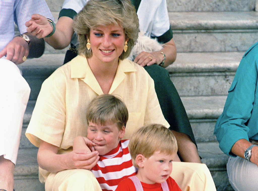 黛安娜王妃生前與兒子們感情親密。（資料照／美聯社）