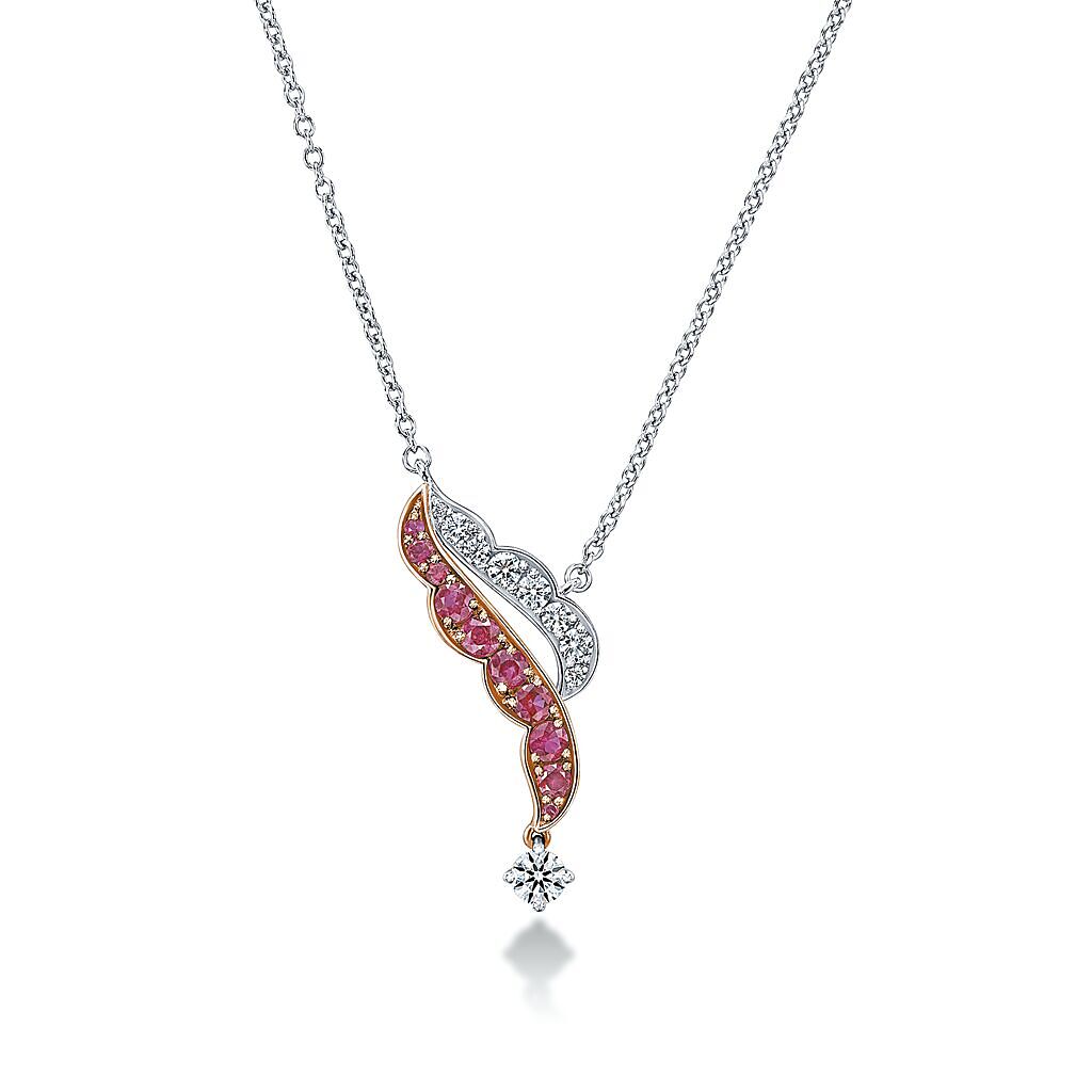Hearts on Fire Lorelei紅寶石鑽石項鍊，10萬3000元。（Hearts on Fire提供）