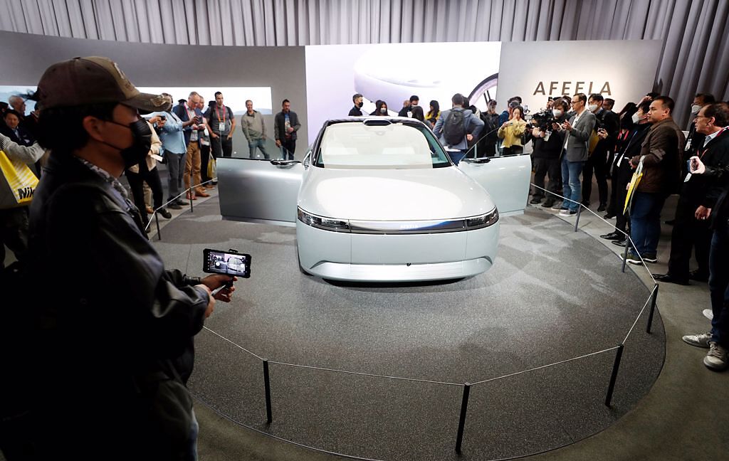 從日本索尼集團（Sony）和本田（Honda）合資成立的電動車公司到現代（Hyundai）等車廠，本週在2023年美國消費性電子展（CES）上，介紹重塑車內娛樂體驗的方法。(圖/路透社)