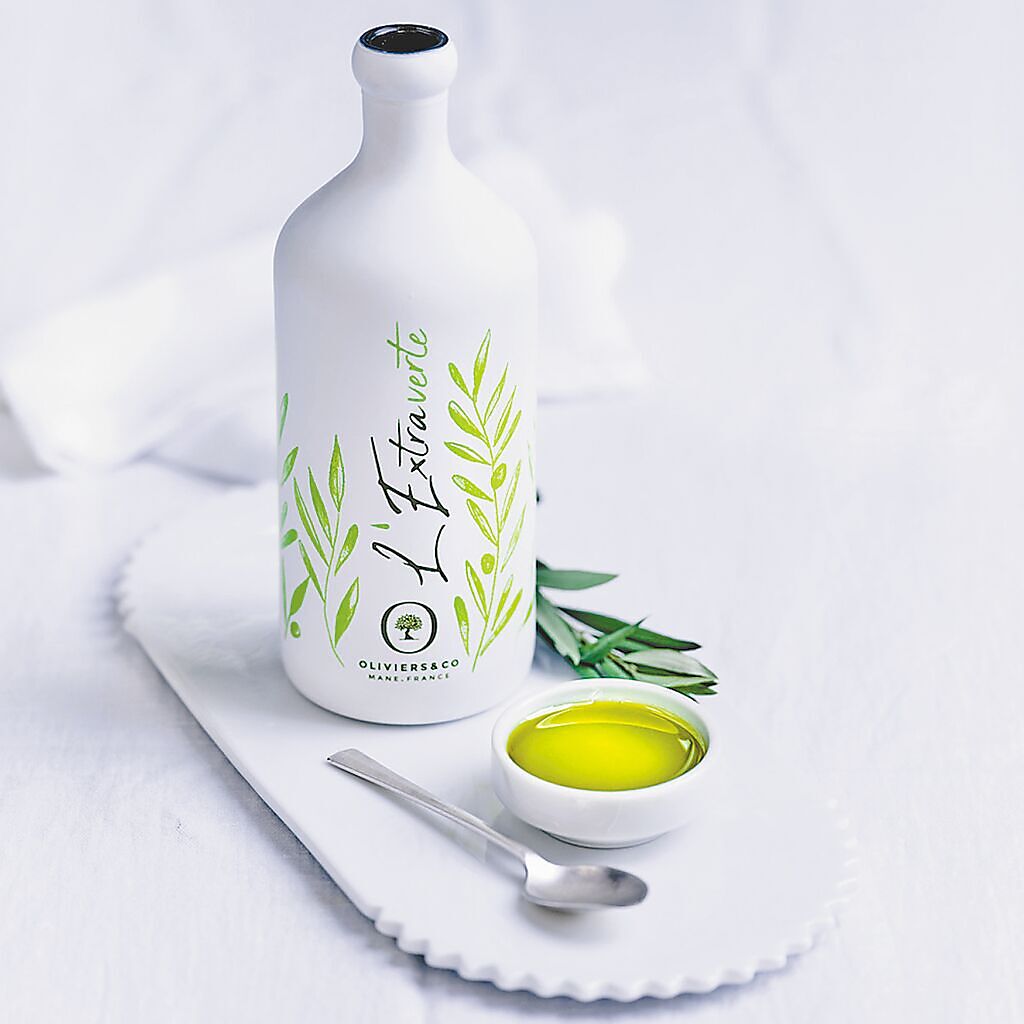 法國精品橄欖油品牌OLIVIERS&CO.首波抵台的早摘初採橄欖油（見圖）。（O&CO提供）
