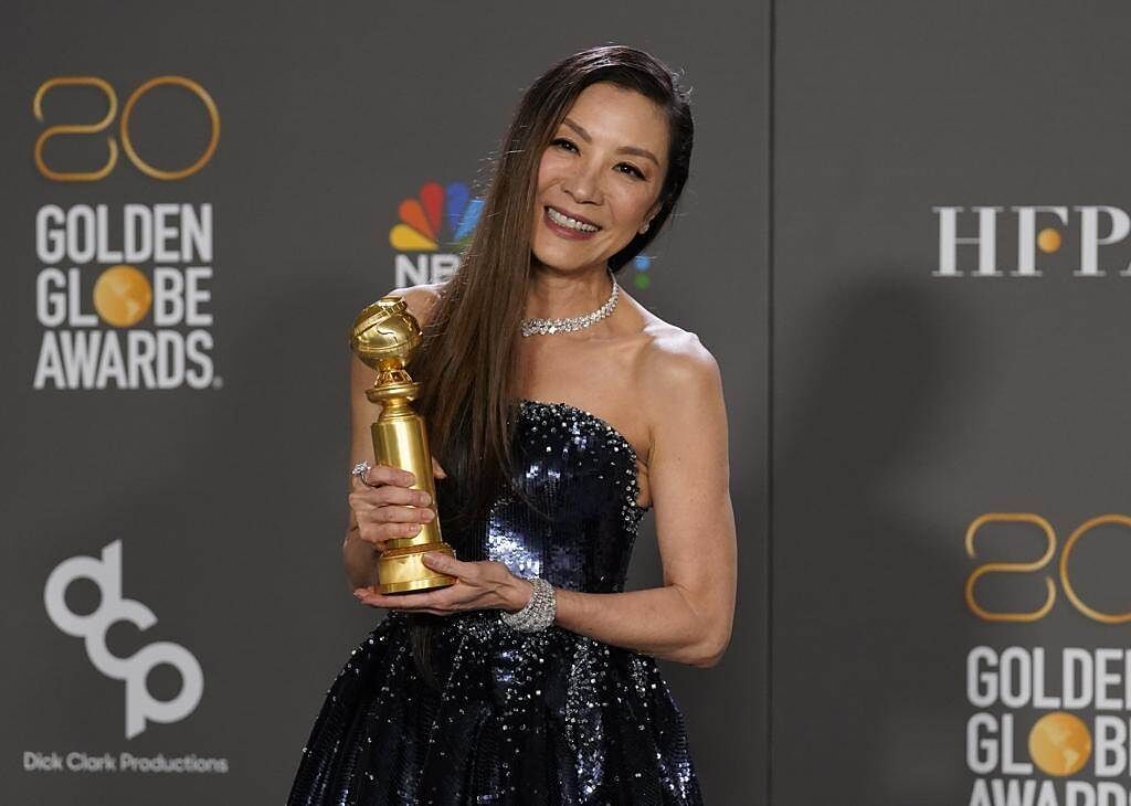 楊紫瓊以《媽的多重宇宙》成功在金球獎上封后。（美聯社）