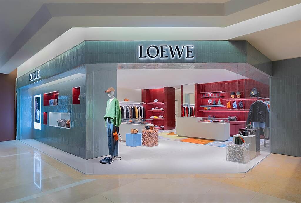 Loewe全台首間男裝店在台中新光三越展店 。（Loewe提供）