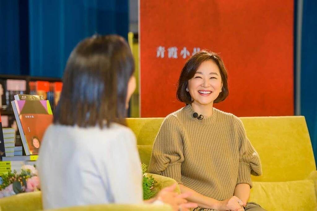 林青霞接受《TVBS看板人物》專訪時表示從以前最害怕的就是「寂寞」。（SWKIT鄧永傑攝影，時報出版提供）