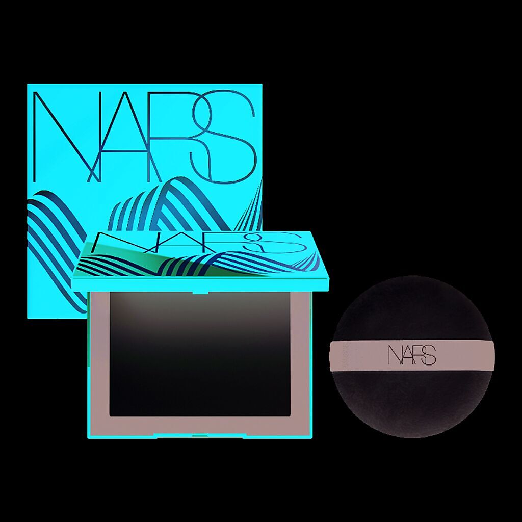 比漾廣場beauty STAGE NARS裸光蜜粉餅禮盒限量版，推薦價1580元。（比漾廣場提供）