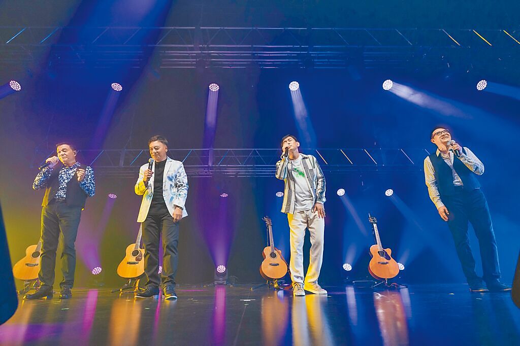 Uncle Encore大叔團日前在Zepp New Taipei開唱，左起為李明德、施孝榮、殷正洋、王瑞瑜。（上行詩音樂提供）