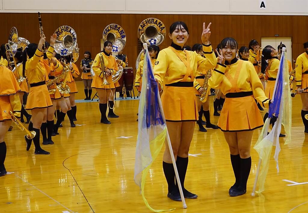 京都橘高校吹奏樂部耗費5小時錄製《WE ARE》節目。（文化總會提供）