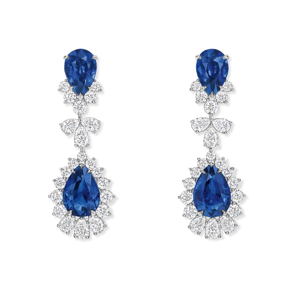 海瑞溫斯頓New York 系列Fifth Avenue Arch藍寶石和鑽石耳環。（Harry Winston提供）
