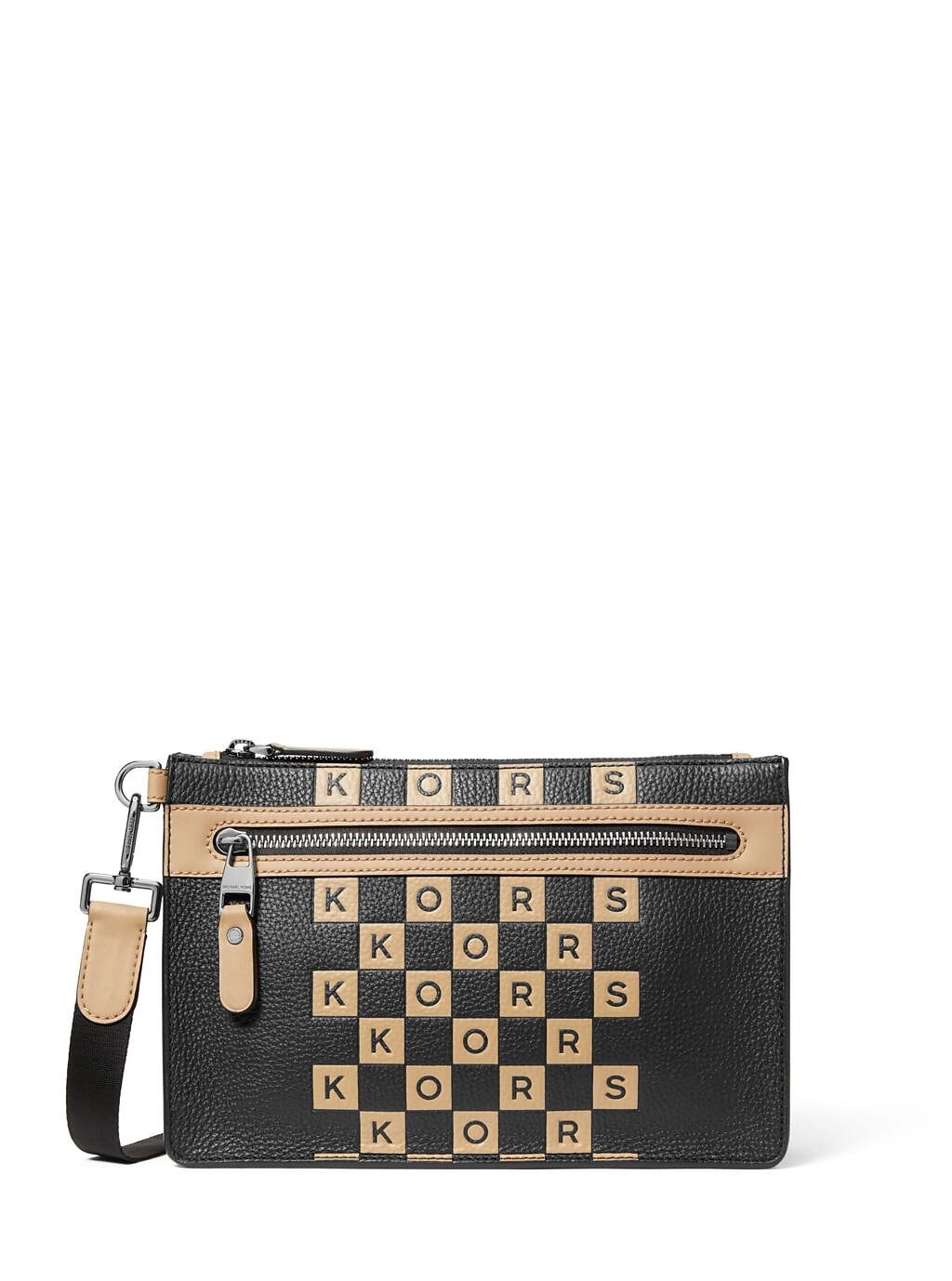 MICHAEL KORS Hudson 皮革黑駝棋盤格斜背包，1萬5700元。（MICHAEL KORS提供）