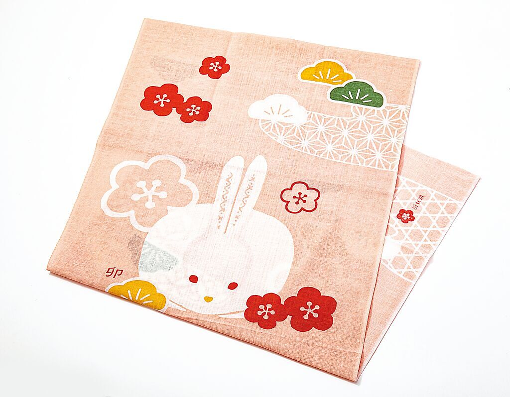 兔年手巾1100日圓，約台幣256元。（JR-Cross提供）