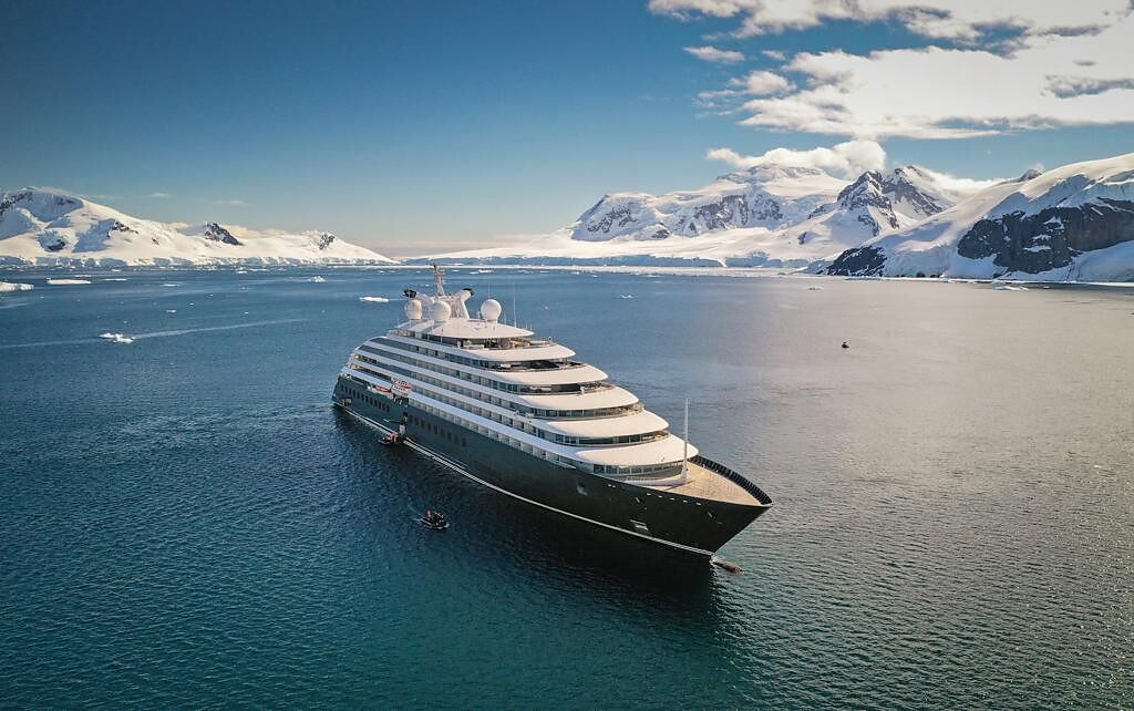 元本旅遊包船開賣「日月合朔號」遊程，體驗南極探險船最頂級奢華的新船。（元本旅遊提供）
