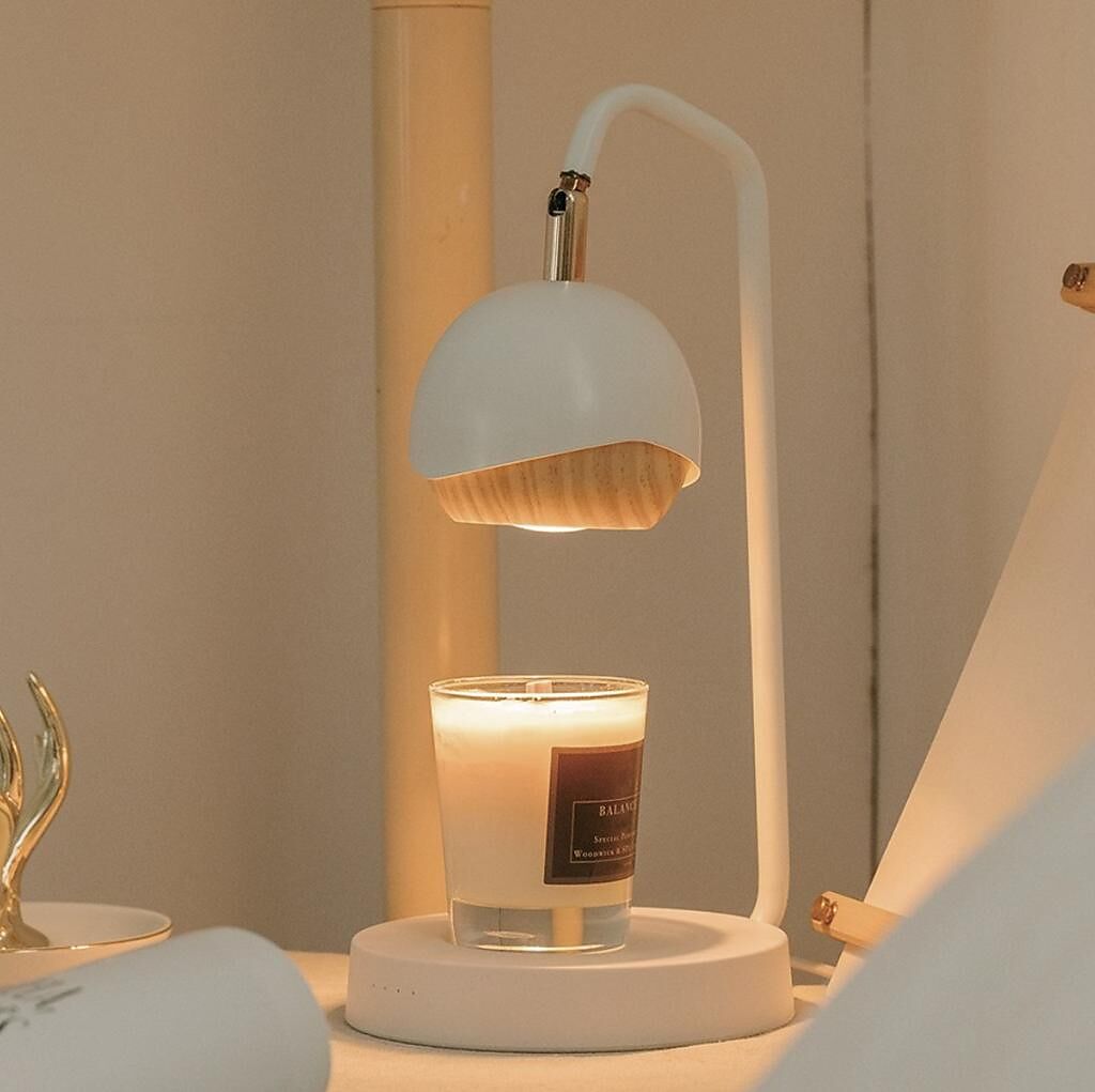 Global Mall新北中和店推出HOLA Petite「USERWATS實木香氛融蠟燈-錵HANA」，原價4250元，優惠價3600元。（Global Mall提供）