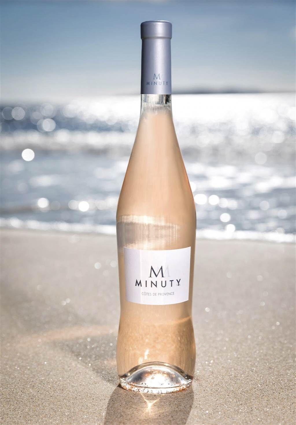 OKmart強打「法國米諾蒂酒莊M粉紅酒2021年份」，750元。（OKmart提供）