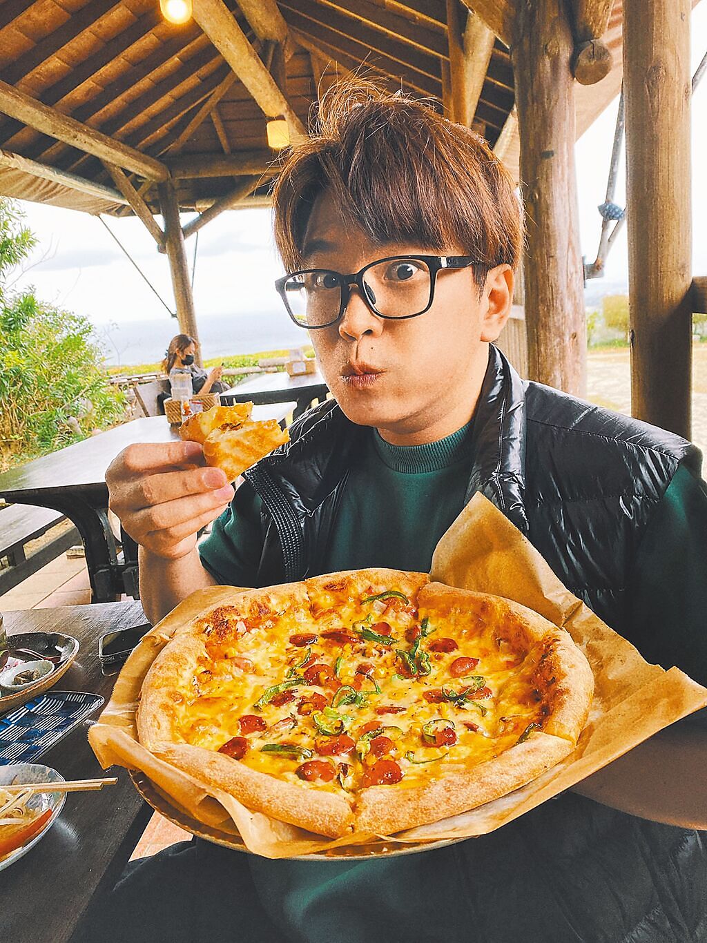 沖繩知名披薩店是阿弟指定的必吃美食。（Mei提供）
