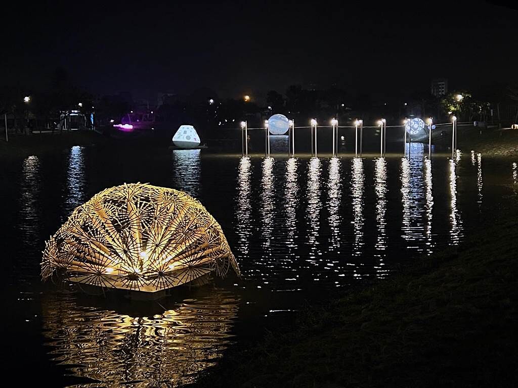 台南鹽水月津港燈節30天展期內共吸引大約98萬人次賞燈。（洪榮志攝）