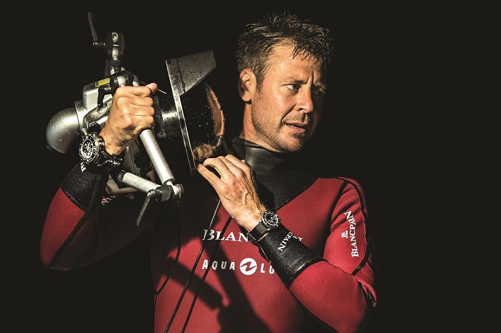 腔棘魚探險研究計畫創辦人Laurent Ballesta與寶珀表聯手設計Tech Gombessa的潛水表。（Blancpain提供)