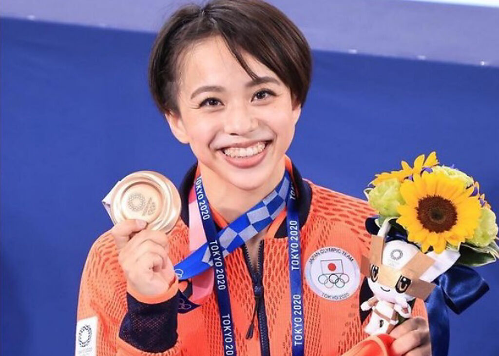 日本「體操甜心」村上茉愛宣布嫁給國家隊教練森田敦士。 （圖／mai___murakami IG）	