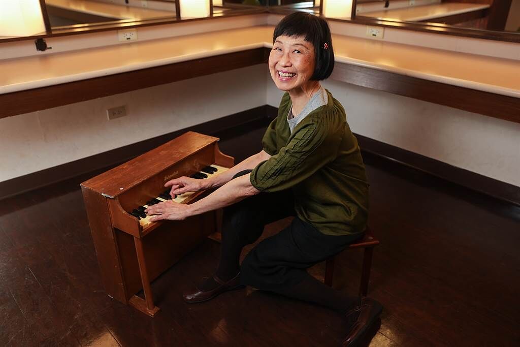 陳靈是世界上首位專業的玩具鋼琴演奏家，提升玩具鋼琴演奏的藝術性，使玩具鋼琴成為正規的演奏樂器。（郭吉銓攝）