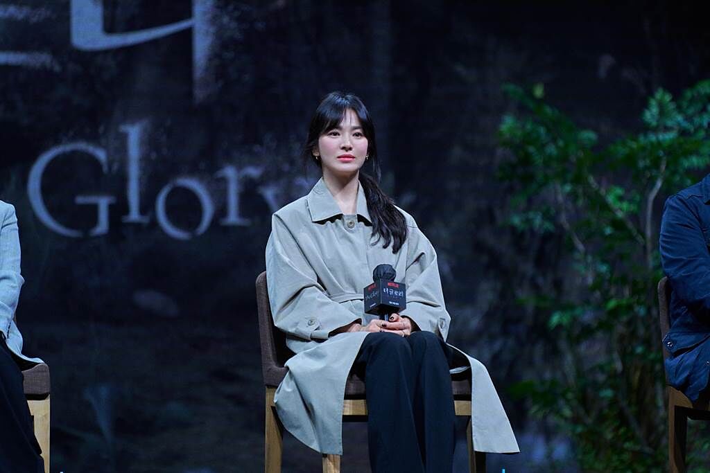 宋慧喬憑藉主演韓劇《黑暗榮耀》事業再攀高峰。（Netflix提供）