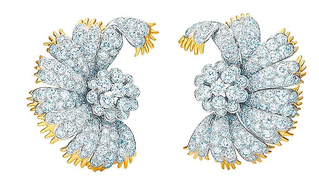 Tiffany & Co. Schlumberger鉑金與18K金鑲嵌鑽石珊瑚造型耳環。（Tiffany & Co.提供）