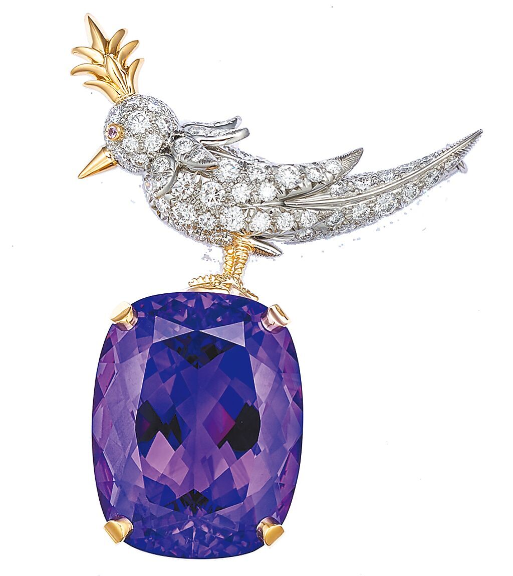 Tiffany & Co. Schlumberger石上鳥紫水晶胸針。（Tiffany & Co.提供）