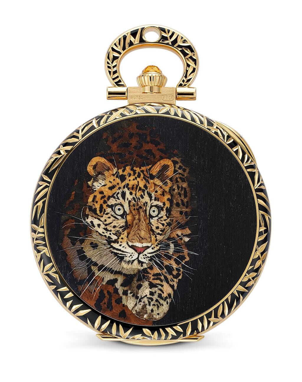 百達翡麗編號995/137J-001「豹」懷表，以精湛的微型木嵌藝術和內填琺瑯，勾勒花豹栩栩如生的神韻與姿態。（Patek Philippe提供)